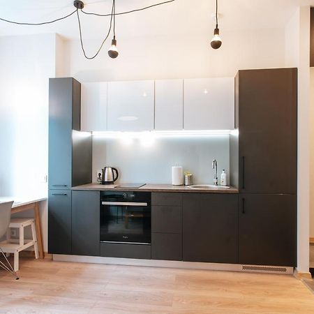 Central Comfort At Hanzas Residence, Stay Near Cafes, Bars, Museums & Esplanade Рига Экстерьер фото