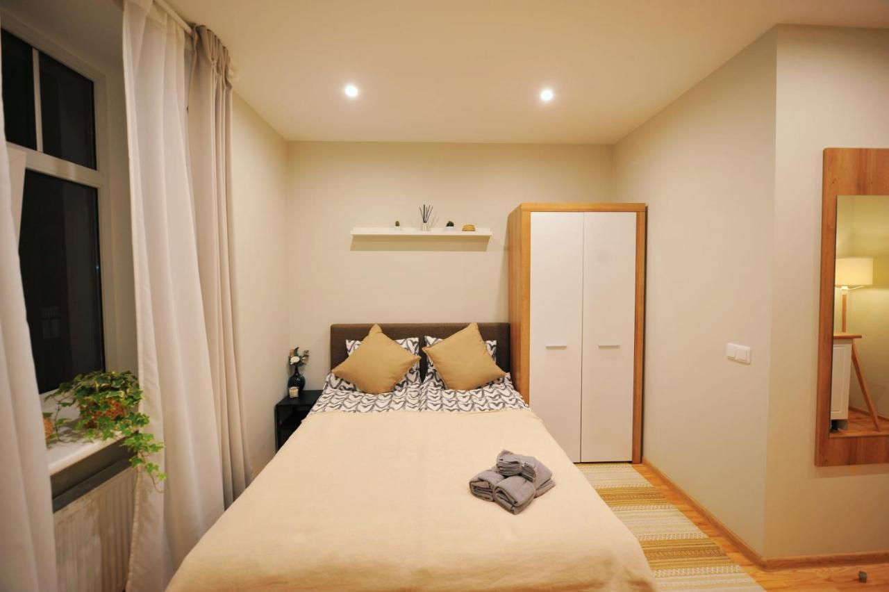 Central Comfort At Hanzas Residence, Stay Near Cafes, Bars, Museums & Esplanade Рига Экстерьер фото