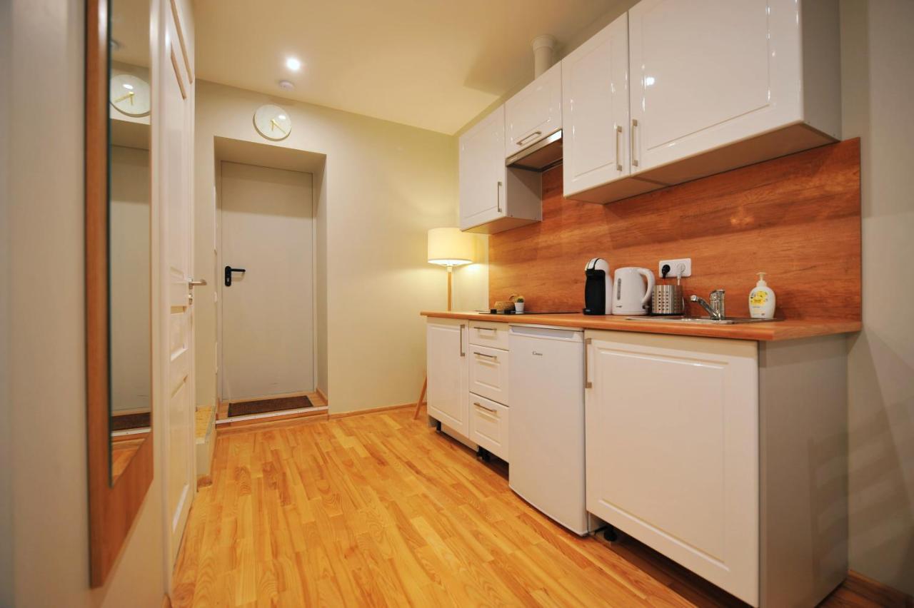 Central Comfort At Hanzas Residence, Stay Near Cafes, Bars, Museums & Esplanade Рига Экстерьер фото
