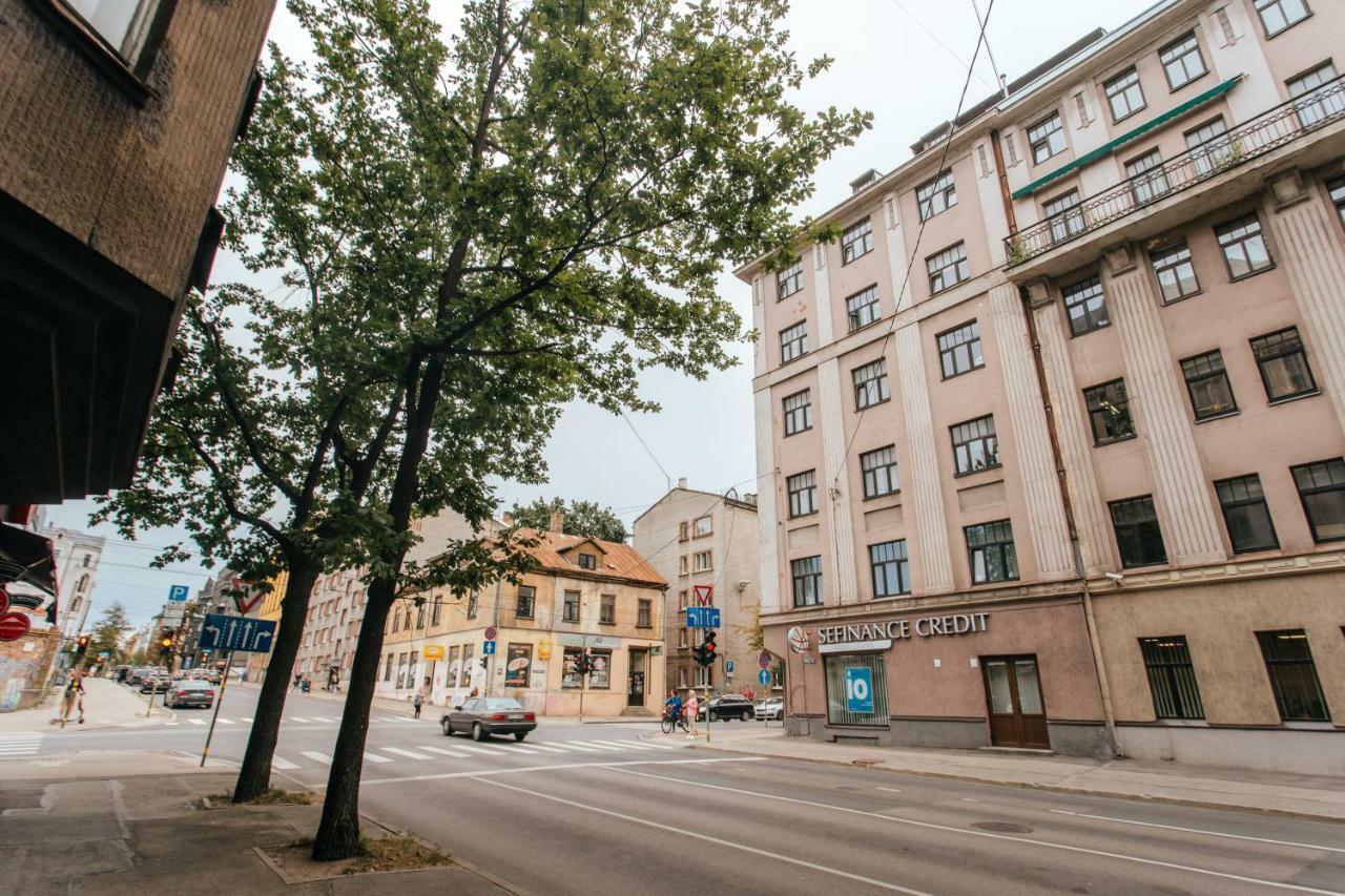 Central Comfort At Hanzas Residence, Stay Near Cafes, Bars, Museums & Esplanade Рига Экстерьер фото