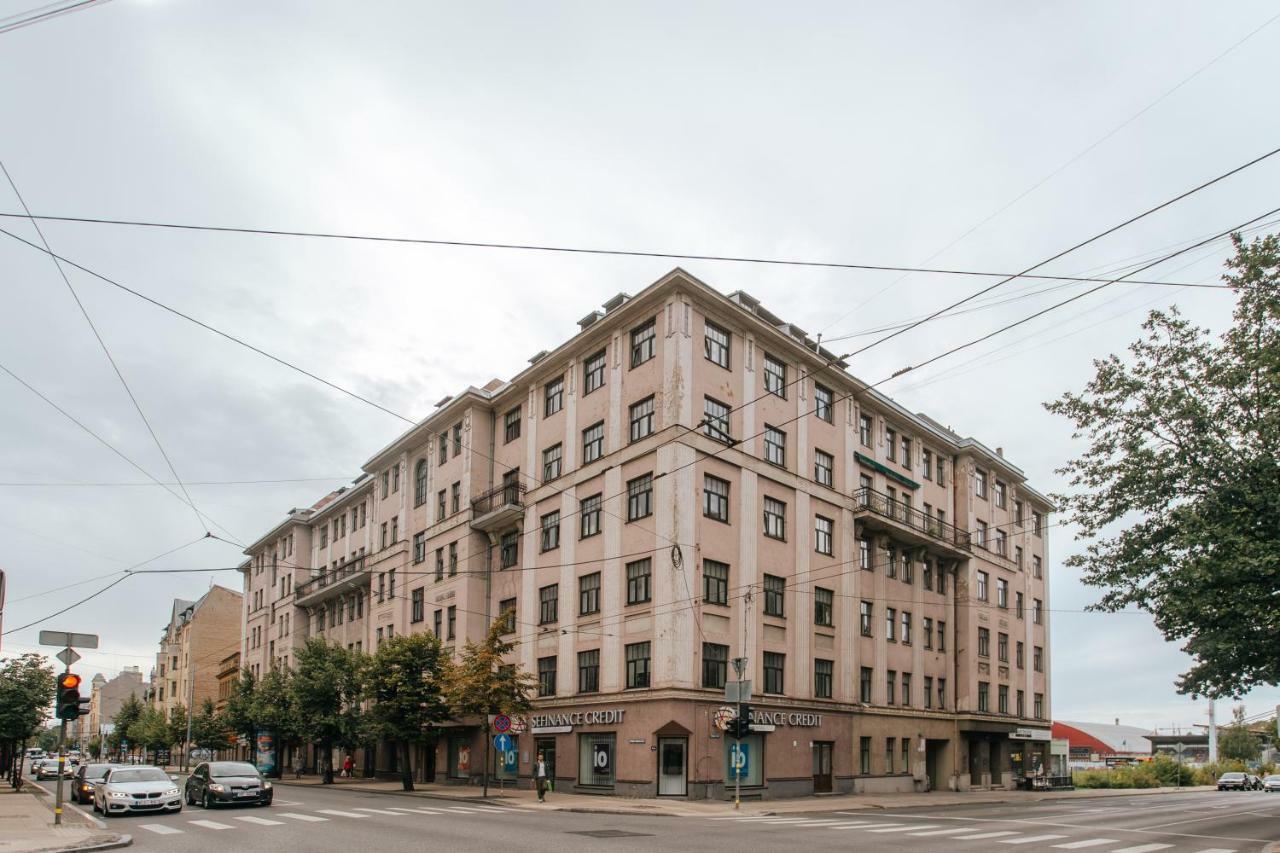 Central Comfort At Hanzas Residence, Stay Near Cafes, Bars, Museums & Esplanade Рига Экстерьер фото